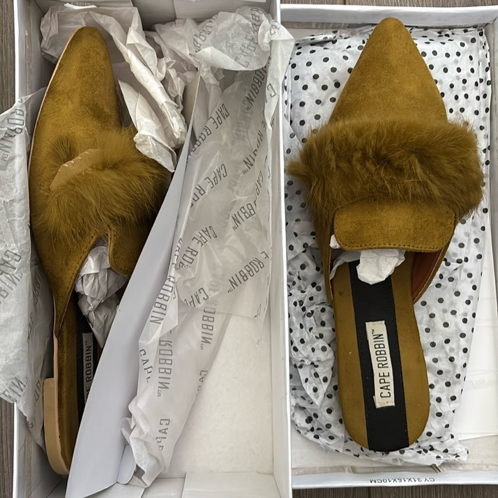 Cape Robbin slide loafer